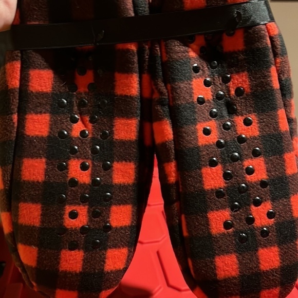 NWT-Family Slippers-Bundle-Baby Bear, Mama Bear & Papa Bear - Picture 7 of 8